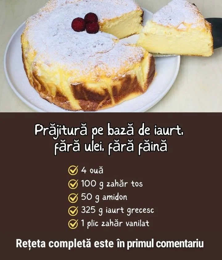 Prăjitură cu iaurt garnisită cu fructe proaspete
